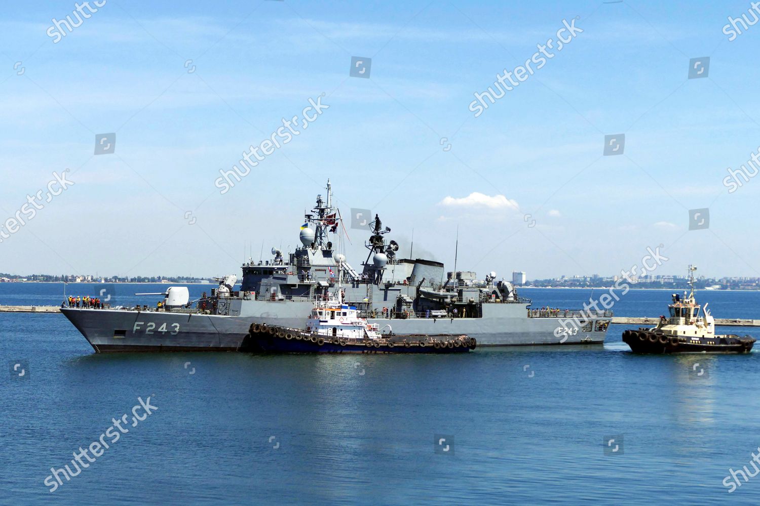 Tcg Yildirim F243 Yavuzclass Frigate Turkish Editorial Stock Photo ...