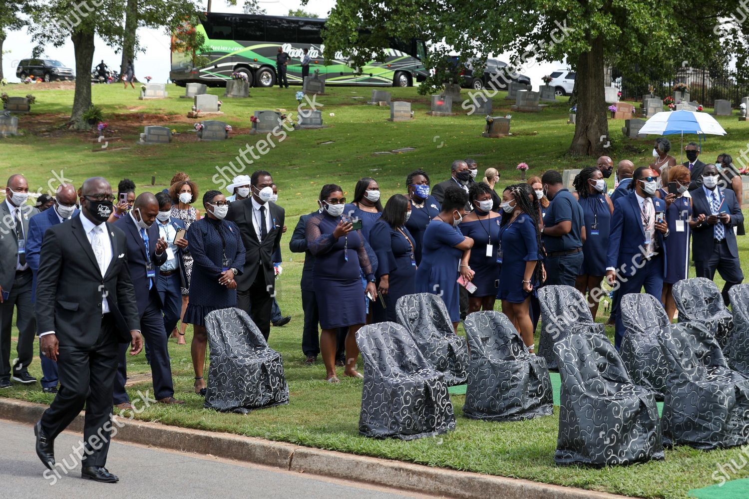 Family Arrive During Burial Southview Cemetery Editorial Stock Photo