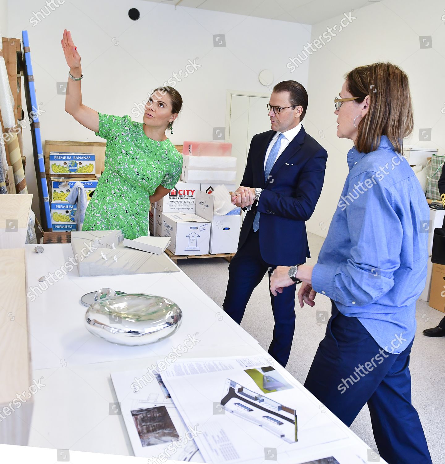 CASA REAL DE SUECIA - Página 58 Princess-victoria-and-prince-daniel-visit-wip-sthlm-studios-stockholm-sweden-shutterstock-editorial-10755924b