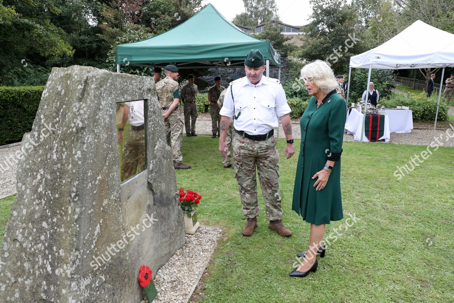 CASA REAL BRITÁNICA - Página 87 The-duchess-of-cornwall-visits-1st-battalion-the-rifles-beachley-barracks-chepstow-wales-shutterstock-editorial-10768638ag