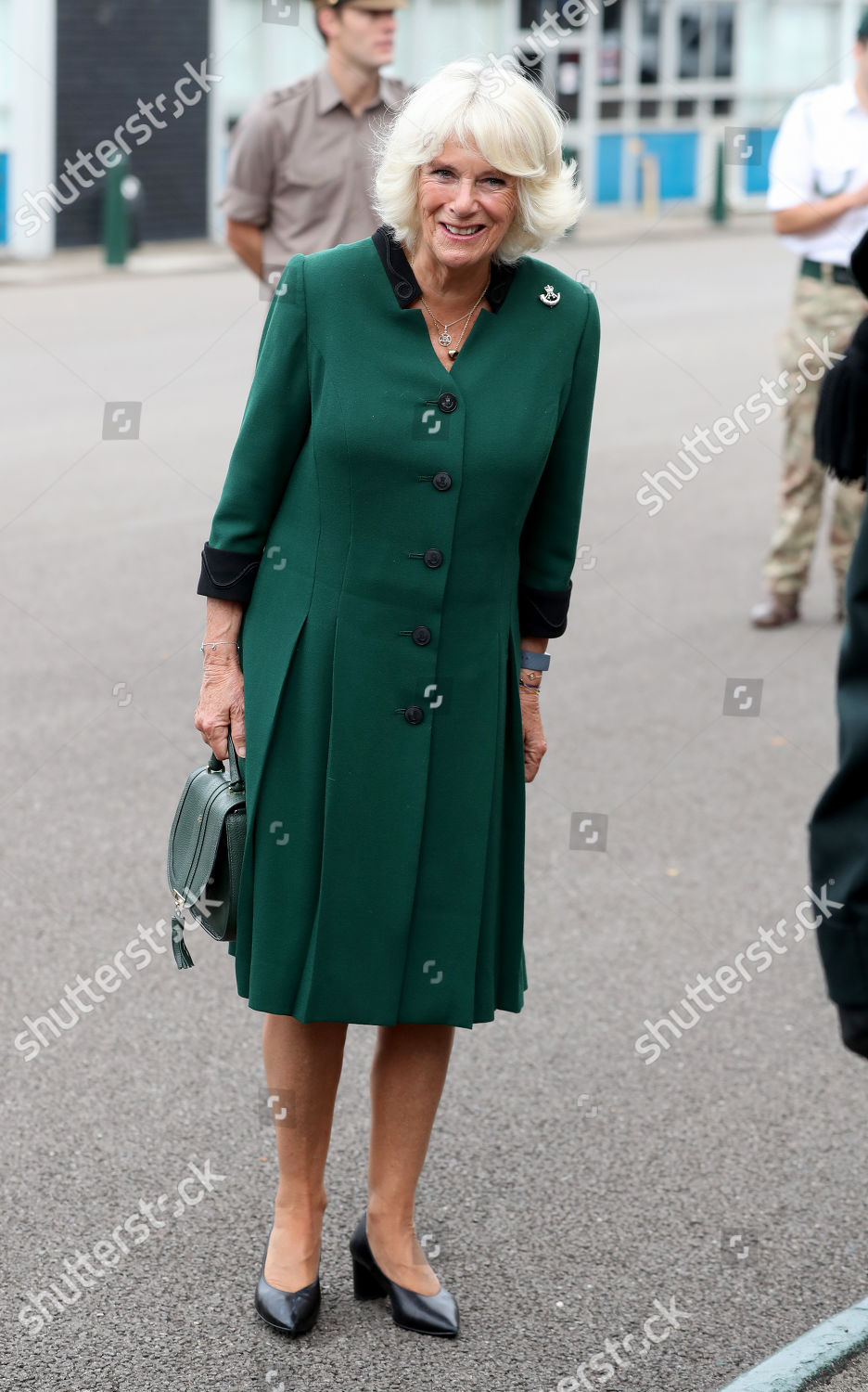 CASA REAL BRITÁNICA - Página 87 The-duchess-of-cornwall-visits-1st-battalion-the-rifles-beachley-barracks-chepstow-wales-shutterstock-editorial-10768638g