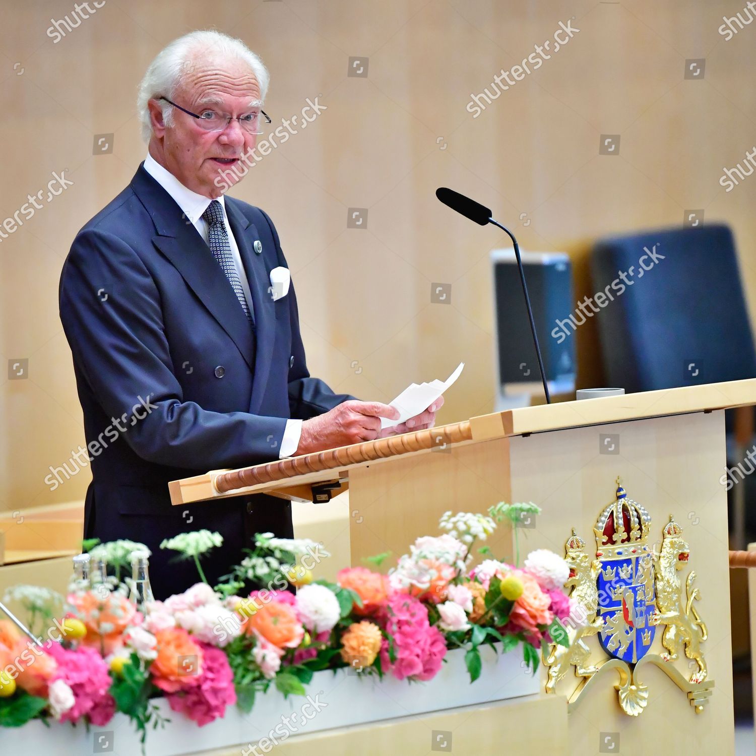 CASA REAL DE SUECIA - Página 63 Opening-of-the-parliamentary-session-stockholm-cathedral-stockholm-sweden-shutterstock-editorial-10769598ad