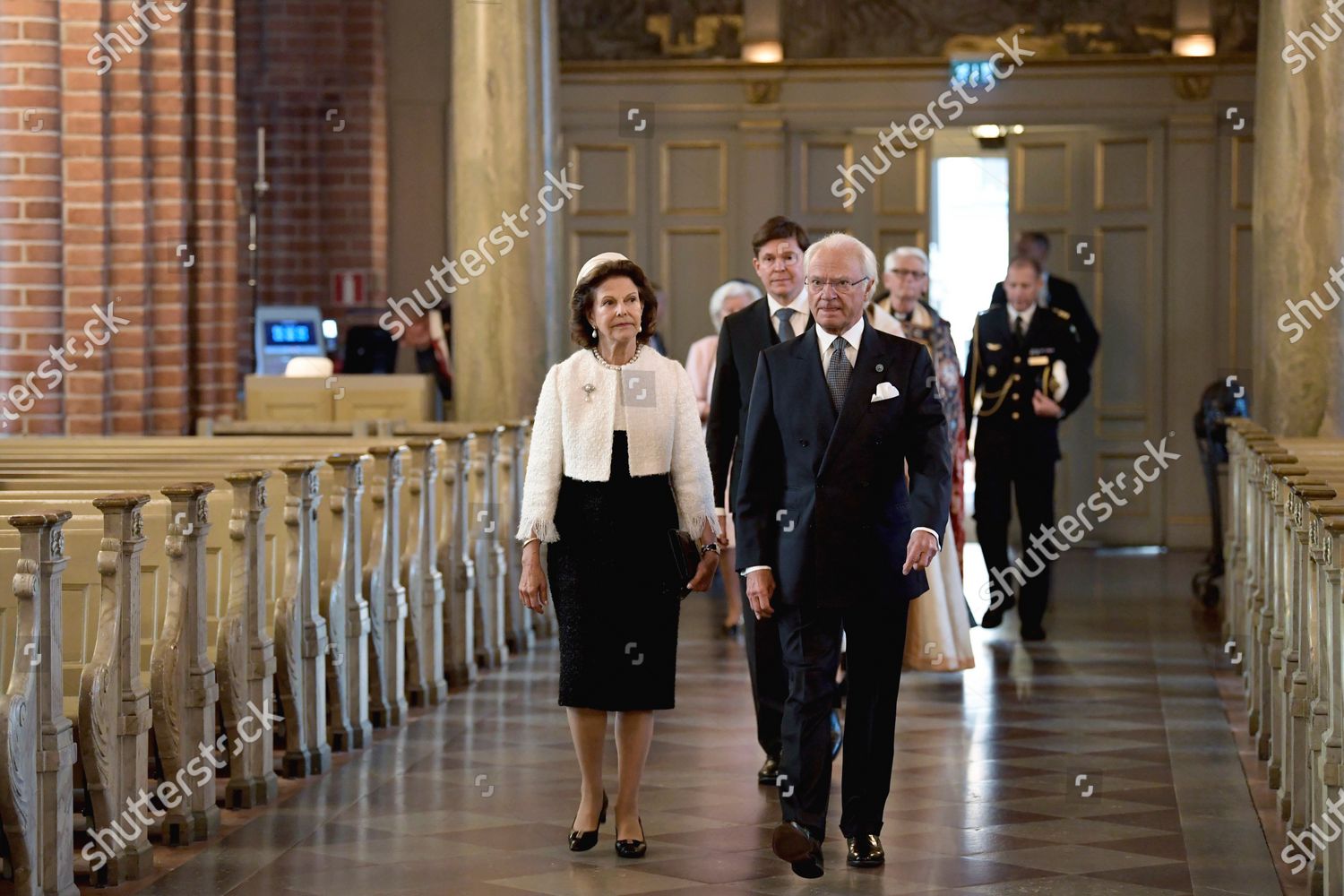 CASA REAL DE SUECIA - Página 62 Opening-of-the-parliamentary-session-stockholm-cathedral-stockholm-sweden-shutterstock-editorial-10769598l