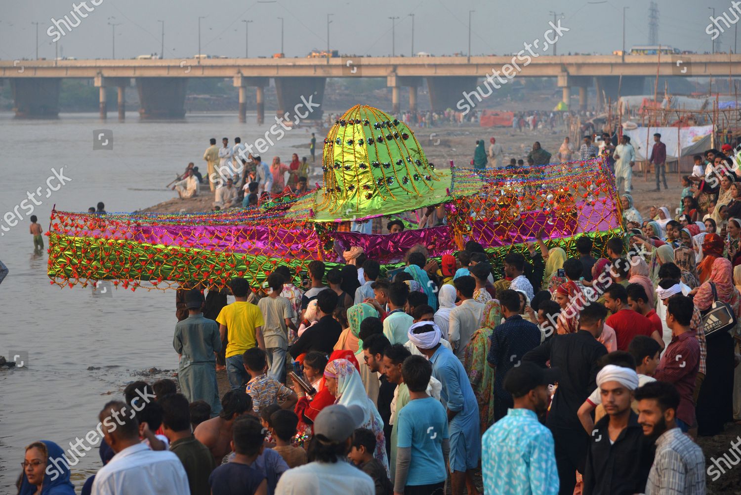 Pakistani Devotees Gather Along Their Symbolic Editorial Stock Photo Stock Image Shutterstock