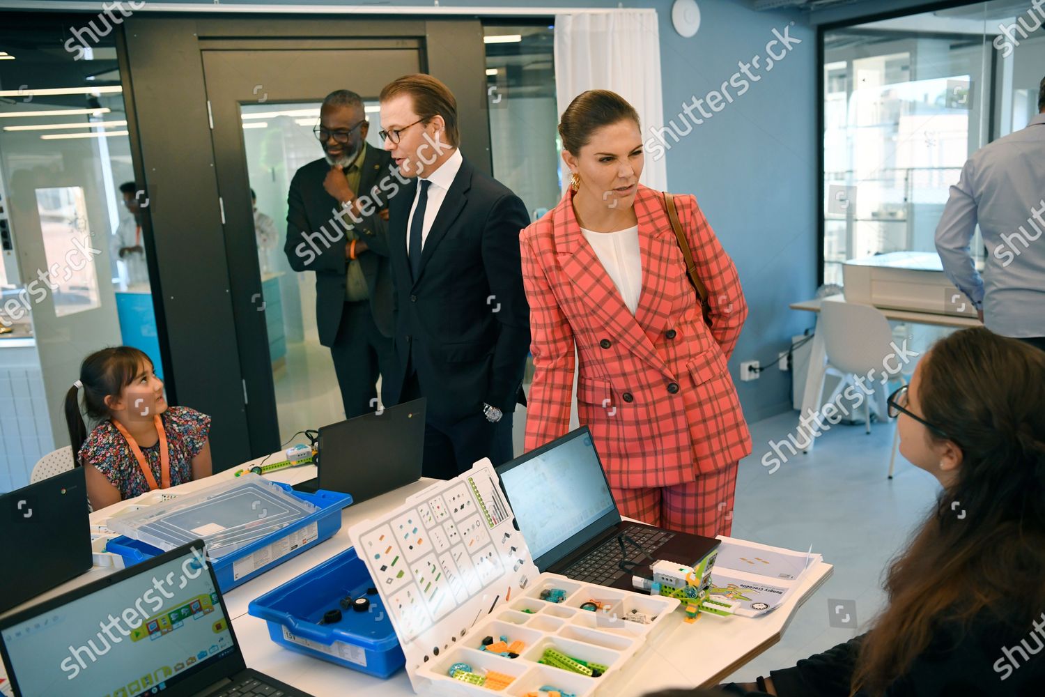 CASA REAL DE SUECIA - Página 64 Crown-princess-victoria-and-prince-daniel-visit-to-gavle-sweden-shutterstock-editorial-10773227at