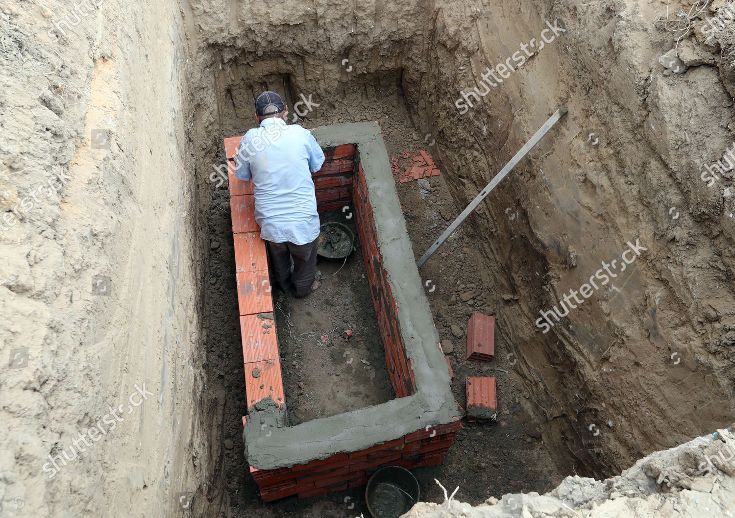 Cemetery Worker Finishes Grave Burial Tunisian Editorial Stock Photo