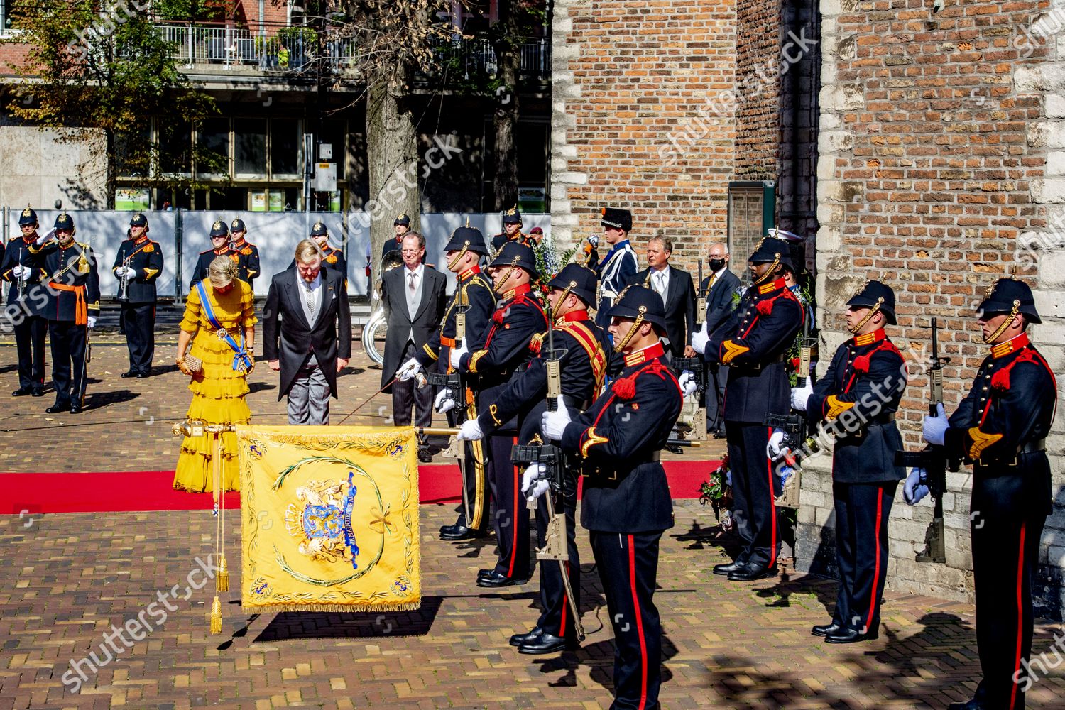 CASA REAL HOLANDESA - Página 62 Prinsjesdag-ceremony-the-hague-the-netherlands-shutterstock-editorial-10777298ar