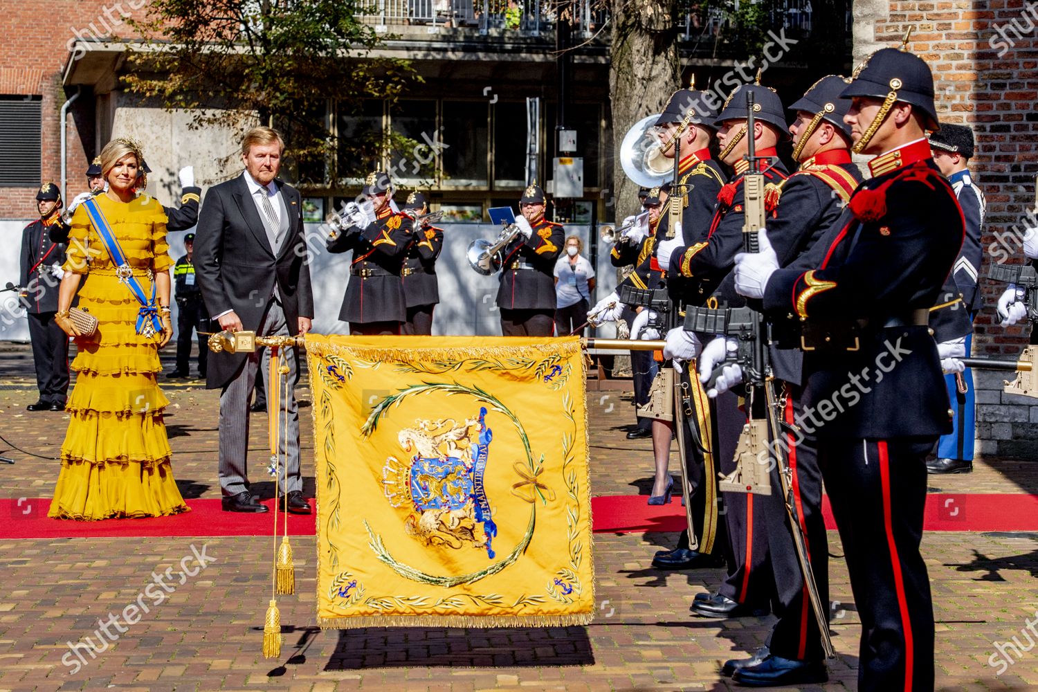 CASA REAL HOLANDESA - Página 62 Prinsjesdag-ceremony-the-hague-the-netherlands-shutterstock-editorial-10777298h