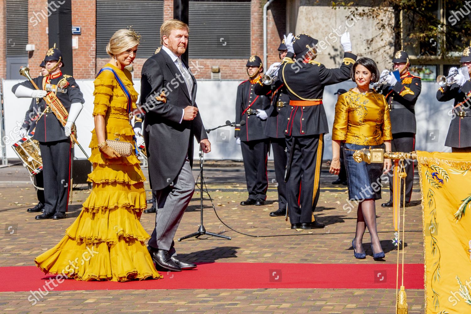 CASA REAL HOLANDESA - Página 62 Prinsjesdag-ceremony-the-hague-the-netherlands-shutterstock-editorial-10777298p