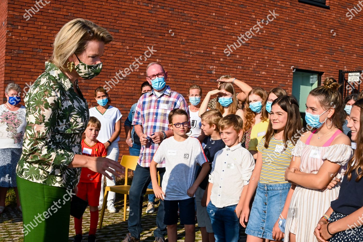 CASA REAL BELGA - Página 24 Queen-mathilde-visit-to-meetjesland-center-lievegem-belgium-shutterstock-editorial-10777481j