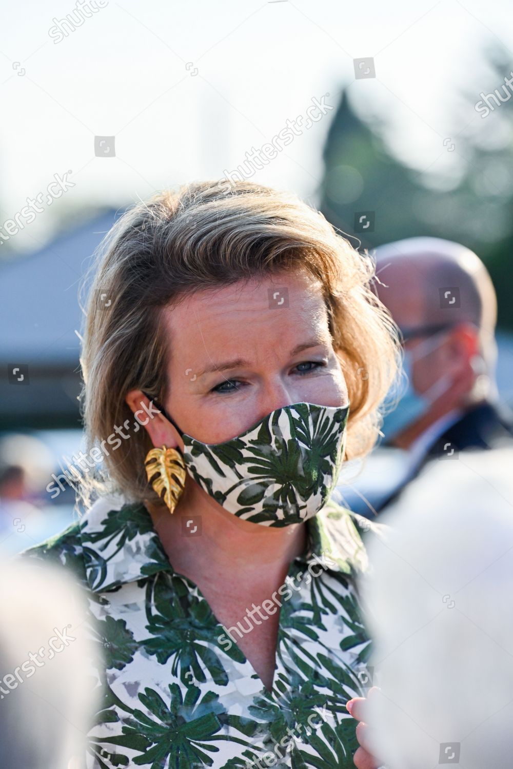 CASA REAL BELGA - Página 24 Queen-mathilde-visit-to-meetjesland-center-lievegem-belgium-shutterstock-editorial-10777481t