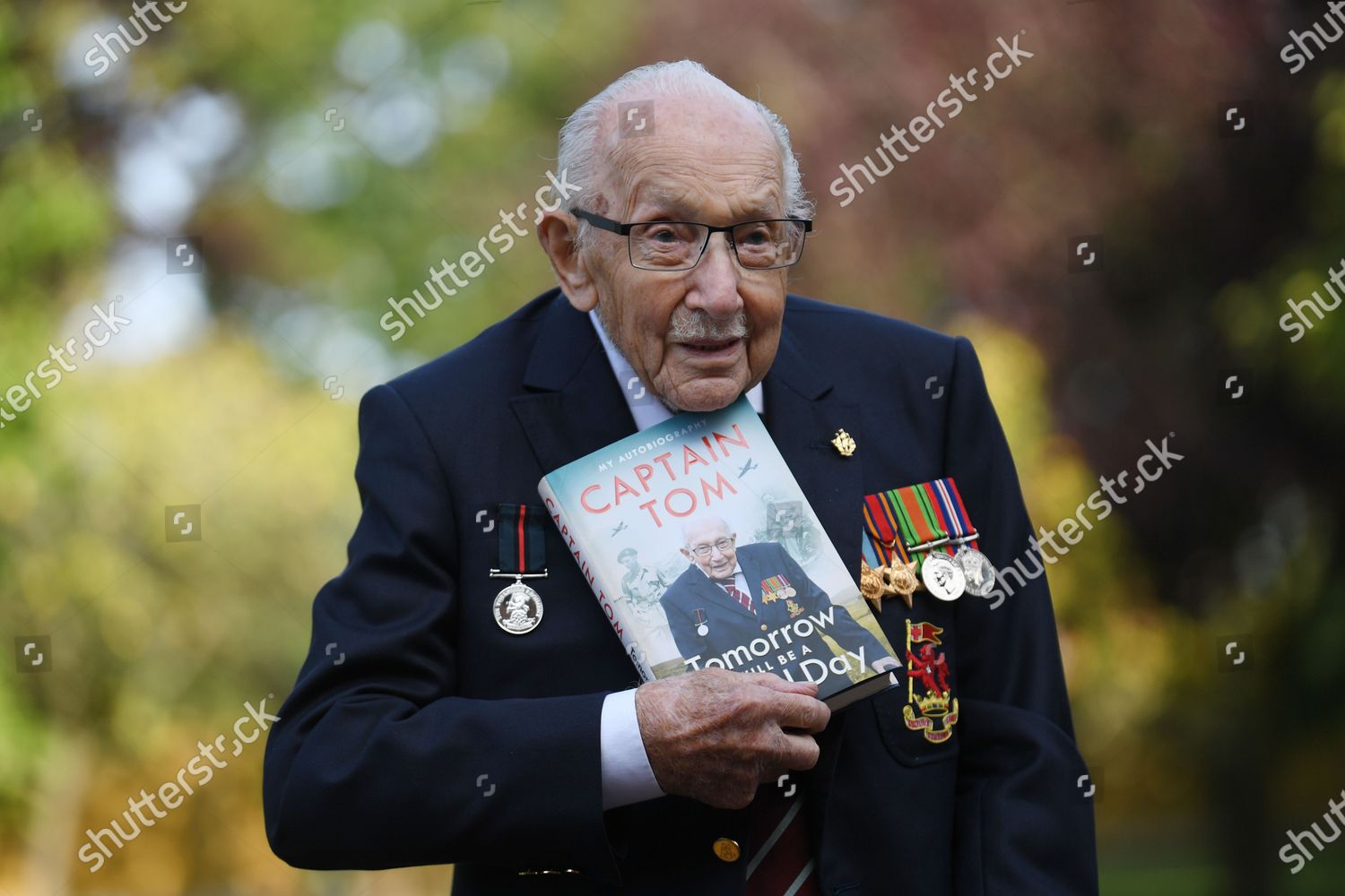 Captain Sir Tom Moore Poses Photographers Promote Editorial Stock Photo Stock Image Shutterstock