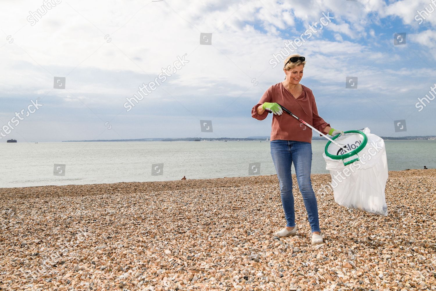 prince-edward-and-sophie-countess-of-wessex-great-british-beach-clean-southsea-beach-portsmouth-uk-shutterstock-editorial-10782998ai.jpg