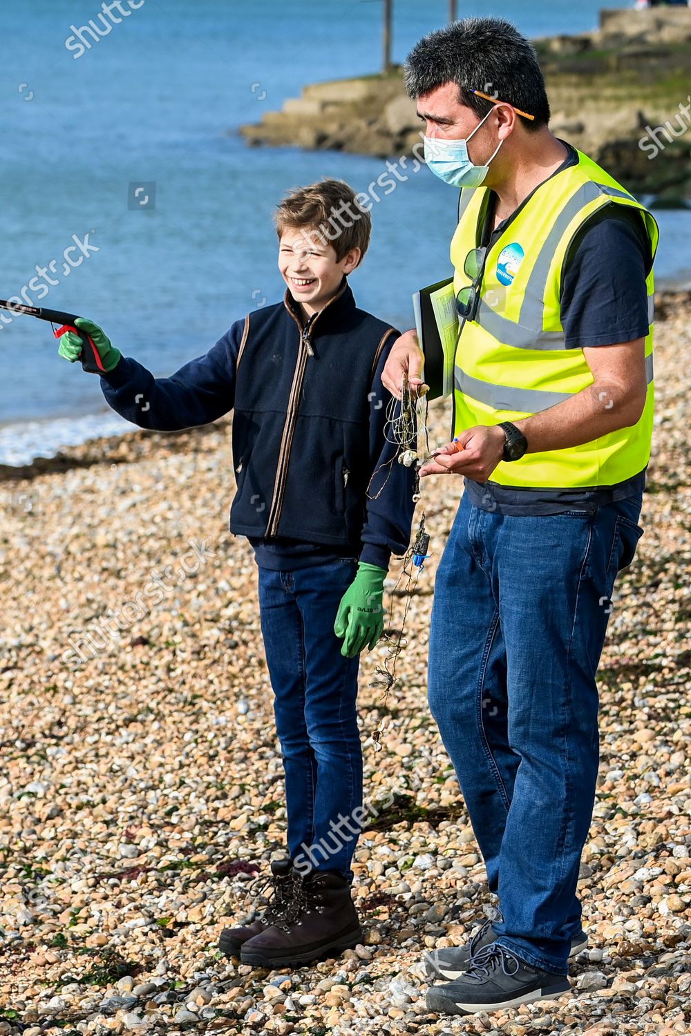 prince-edward-and-sophie-countess-of-wessex-great-british-beach-clean-southsea-beach-portsmouth-uk-shutterstock-editorial-10782998at.jpg