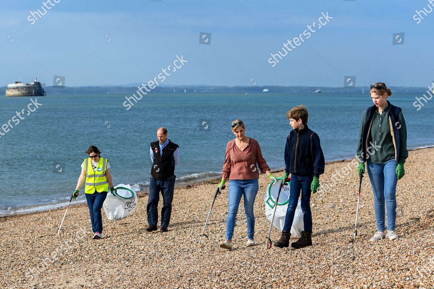 prince-edward-and-sophie-countess-of-wessex-great-british-beach-clean-southsea-beach-portsmouth-uk-shutterstock-editorial-10782998ay.jpg