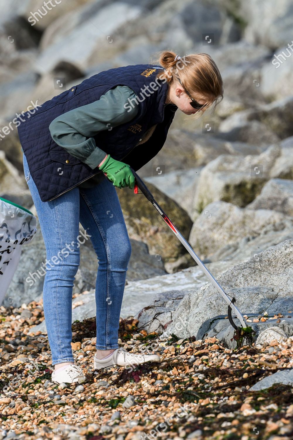 prince-edward-and-sophie-countess-of-wessex-great-british-beach-clean-southsea-beach-portsmouth-uk-shutterstock-editorial-10782998bv.jpg
