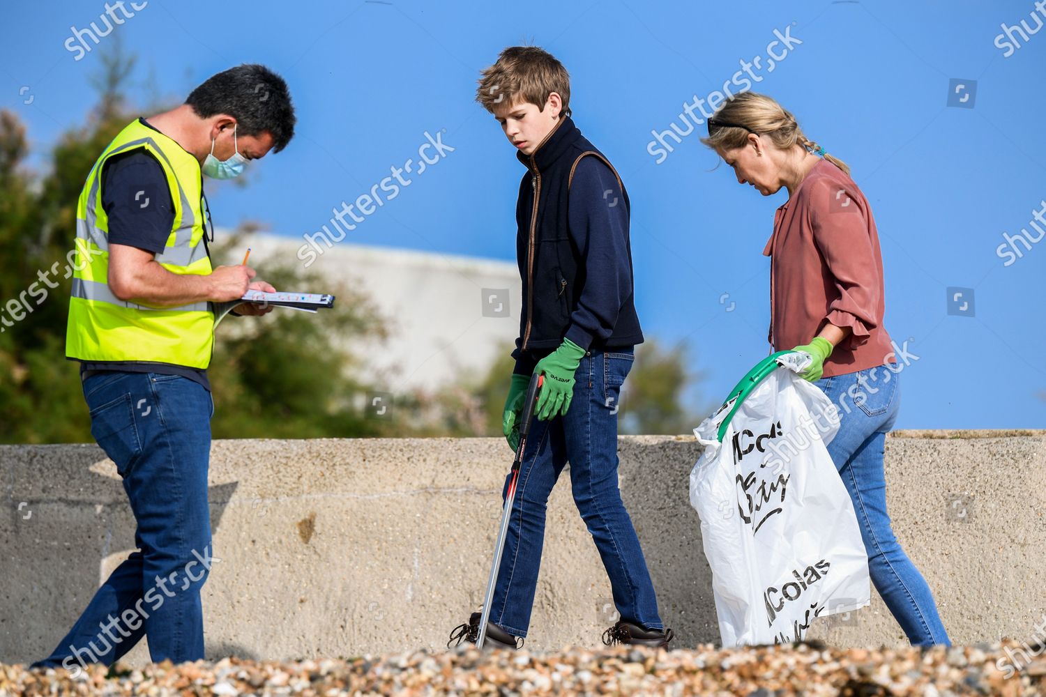 prince-edward-and-sophie-countess-of-wessex-great-british-beach-clean-southsea-beach-portsmouth-uk-shutterstock-editorial-10782998u.jpg
