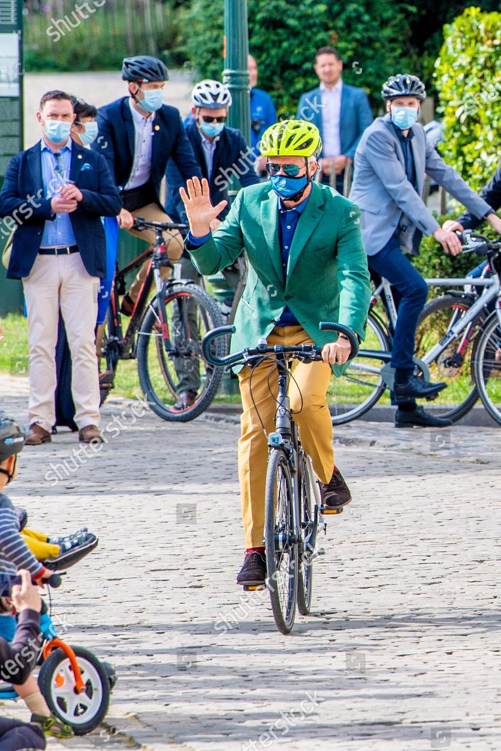 belgian-royals-cycle-on-car-free-sunday-brussels-belgium-shutterstock-editorial-10783150ag.jpg
