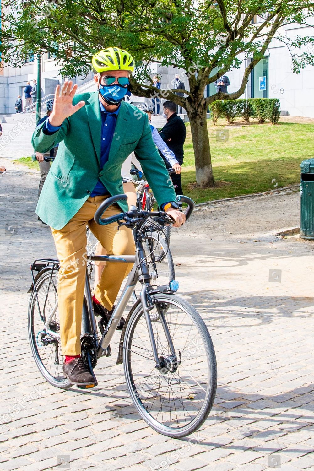 belgian-royals-cycle-on-car-free-sunday-brussels-belgium-shutterstock-editorial-10783150t.jpg