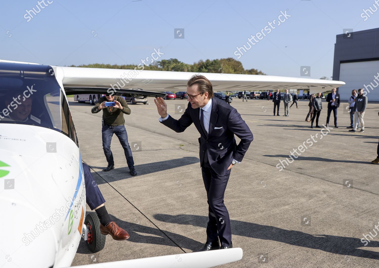 CASA REAL DE SUECIA - Página 68 Prince-daniel-visits-heart-aerospaces-exhibition-save-airport-gothenburg-sweden-shutterstock-editorial-10786435m