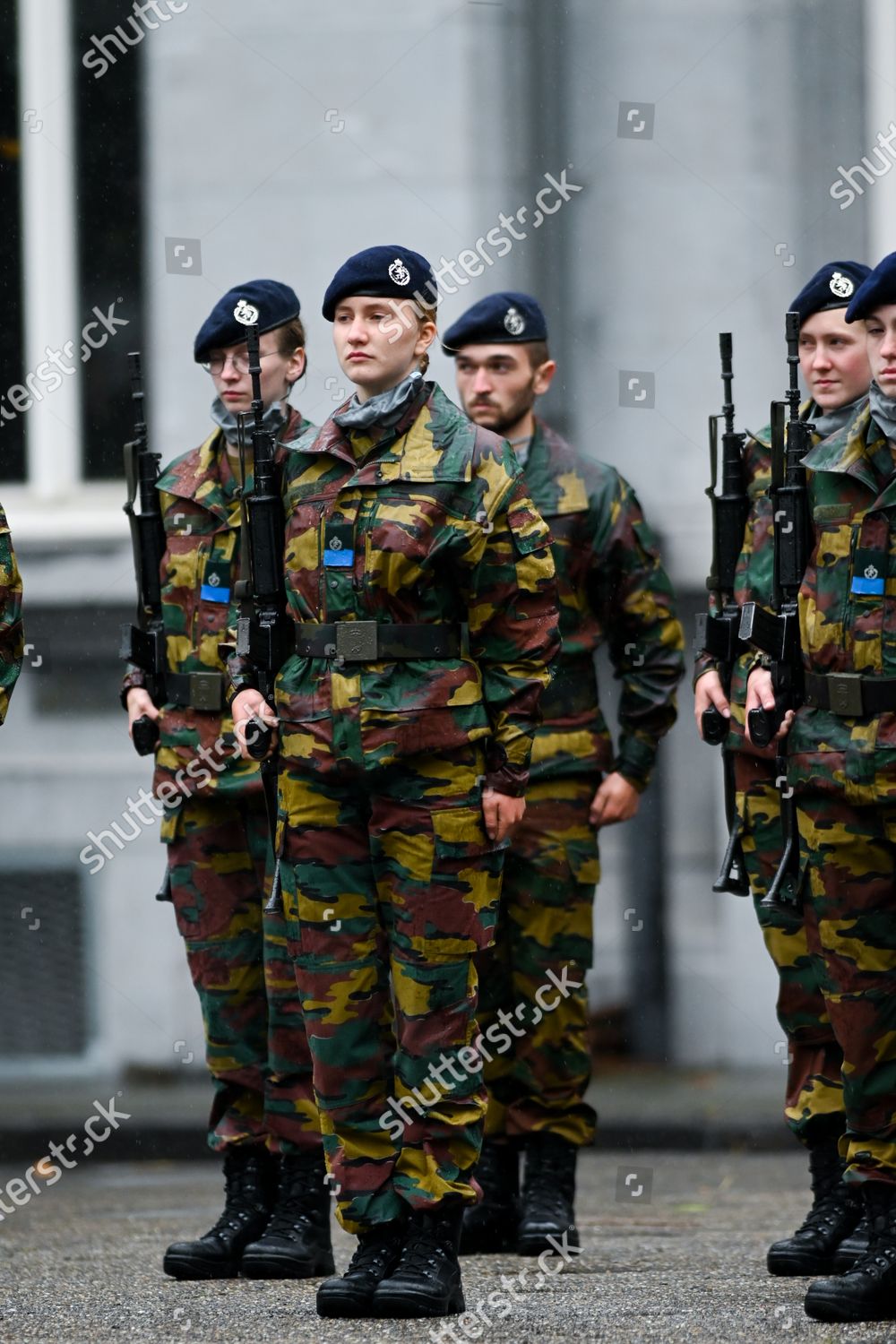 CASA REAL BELGA - Página 27 Belgian-royals-attend-ceremony-for-the-presentation-of-the-blue-berets-royal-military-academy-erm-brussels-belgium-shutterstock-editorial-10790437as