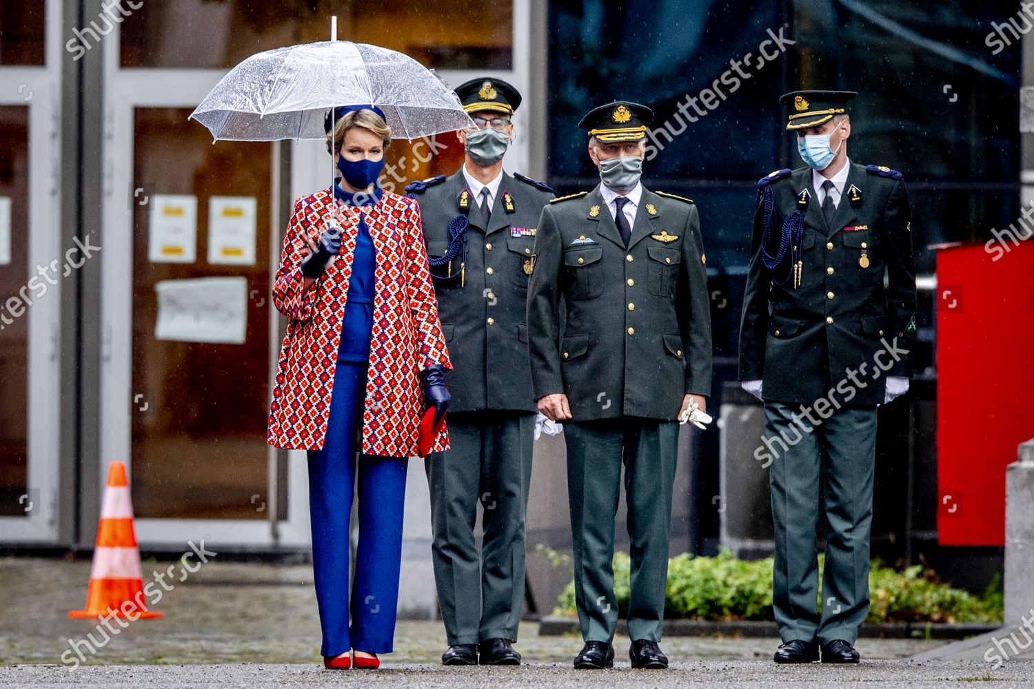 CASA REAL BELGA - Página 27 Belgian-royals-attend-ceremony-for-the-presentation-of-the-blue-berets-royal-military-academy-erm-brussels-belgium-shutterstock-editorial-10790505h