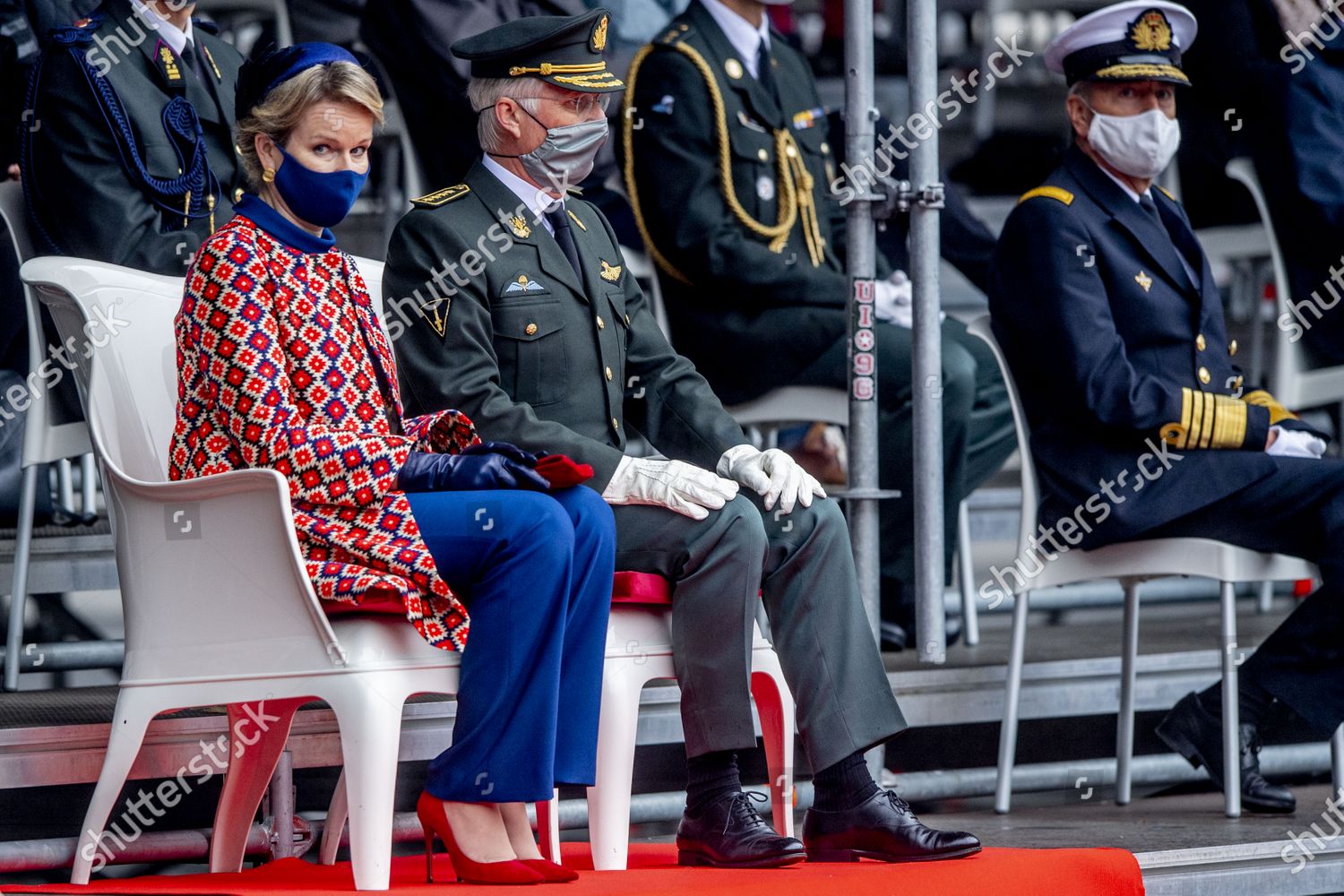 CASA REAL BELGA - Página 27 Belgian-royals-attend-ceremony-for-the-presentation-of-the-blue-berets-royal-military-academy-erm-brussels-belgium-shutterstock-editorial-10790505s