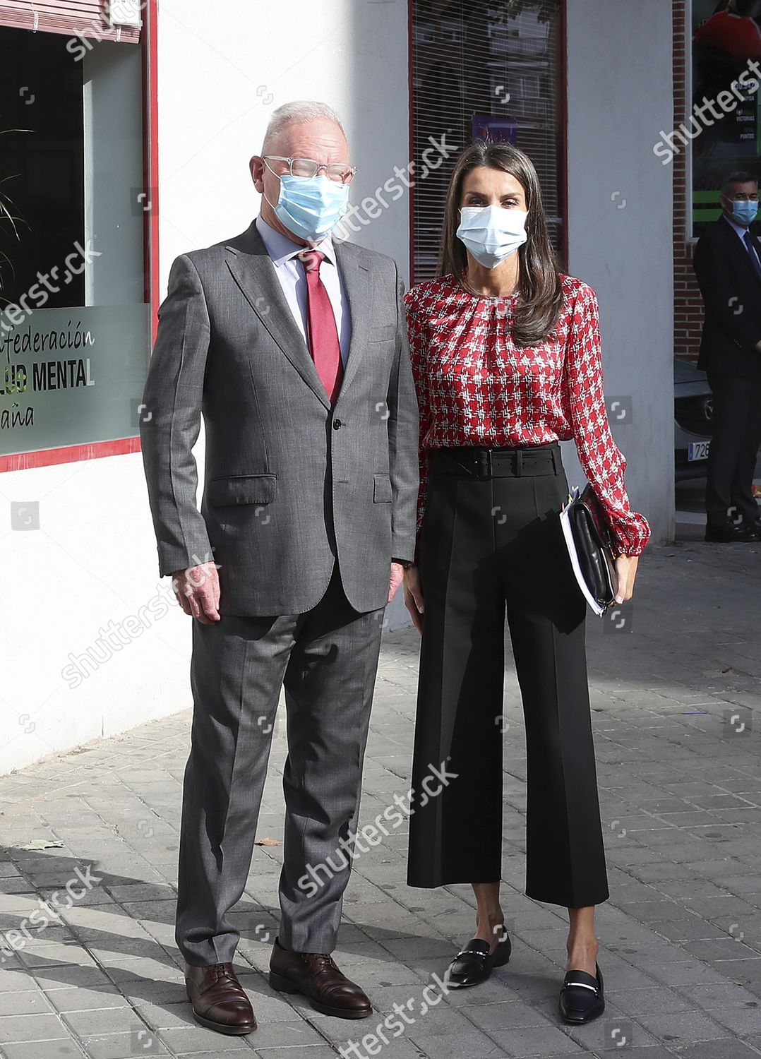 AGENDA PERSONAL DE LA REINA LETIZIA  (3era. parte - ) - Página 82 Queen-letizia-attends-a-working-meeting-with-the-spanish-mental-health-confederation-madrid-spain-shutterstock-editorial-10804163g