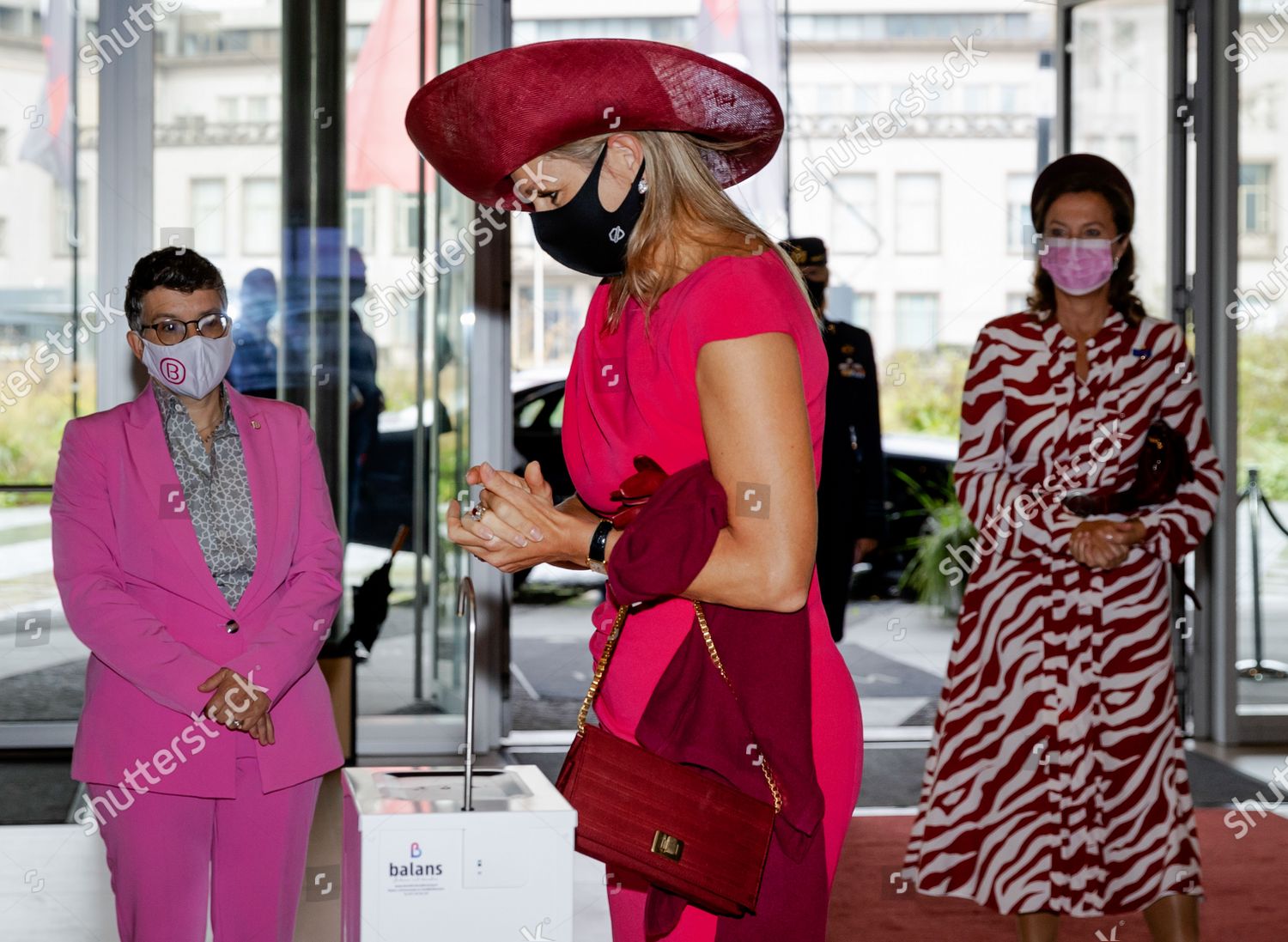 CASA REAL HOLANDESA - Página 68 Queen-maxima-attends-opening-of-breast-cancer-month-the-hague-the-netherlands-shutterstock-editorial-10818398b