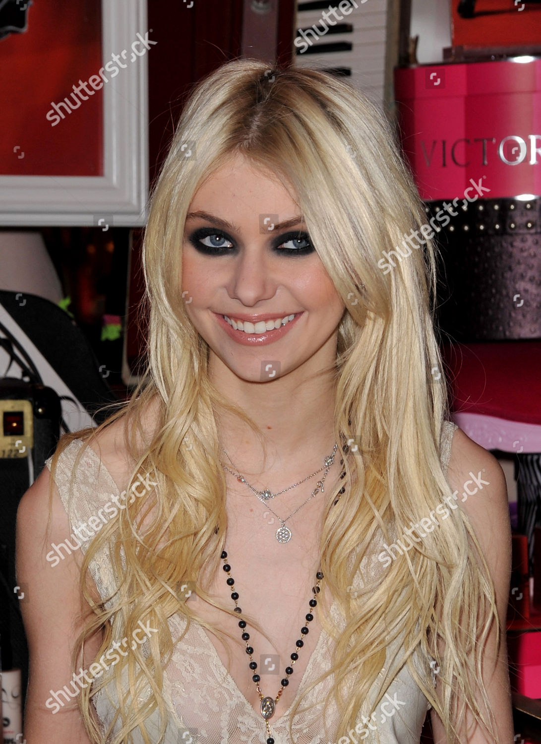 Taylor Momsen Editorial Stock Photo Stock Image Shutterstock