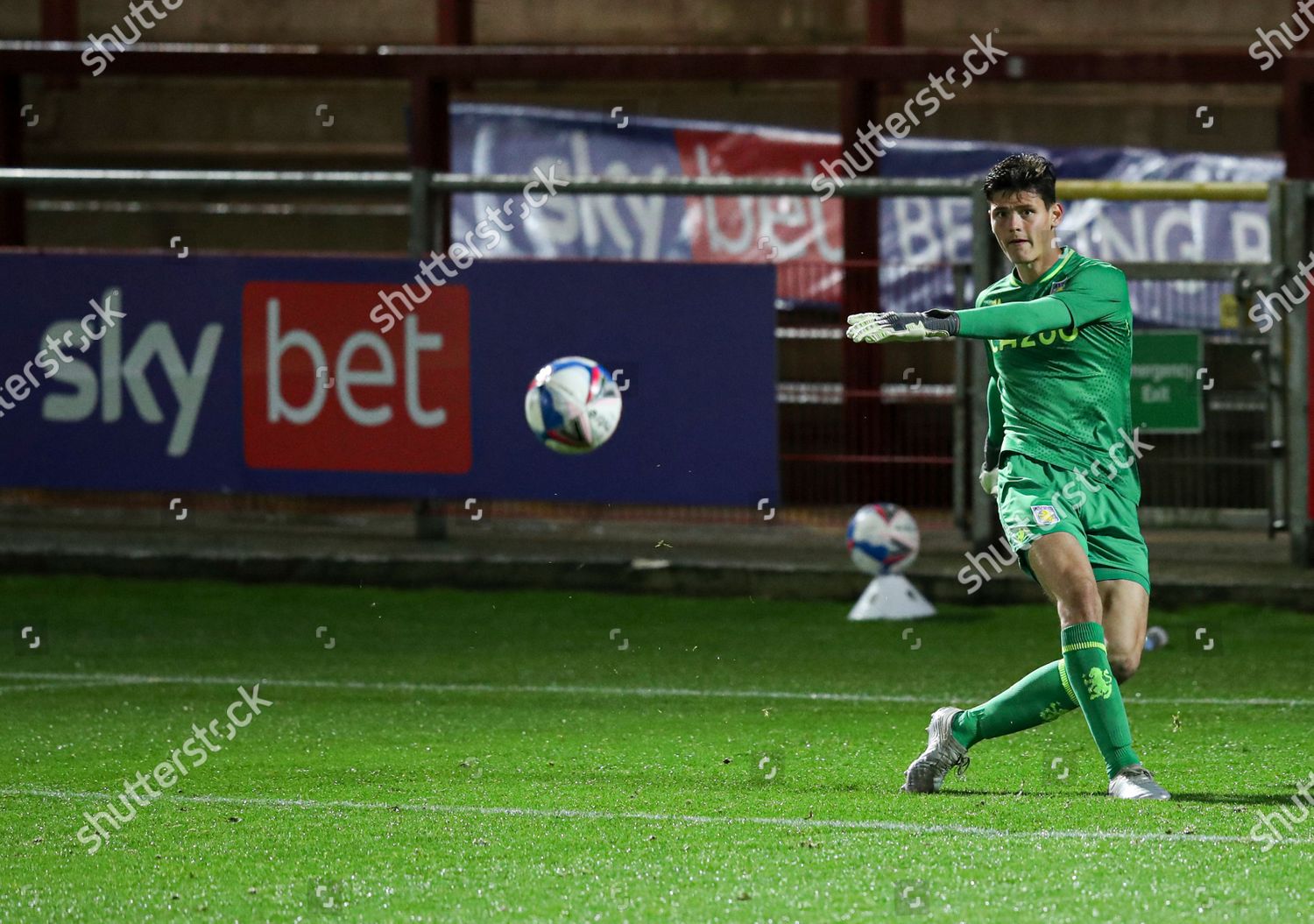 Aston Villa Goalkeeper Akos Onodi のエディトリアルストック写真 ストック画像 Shutterstock