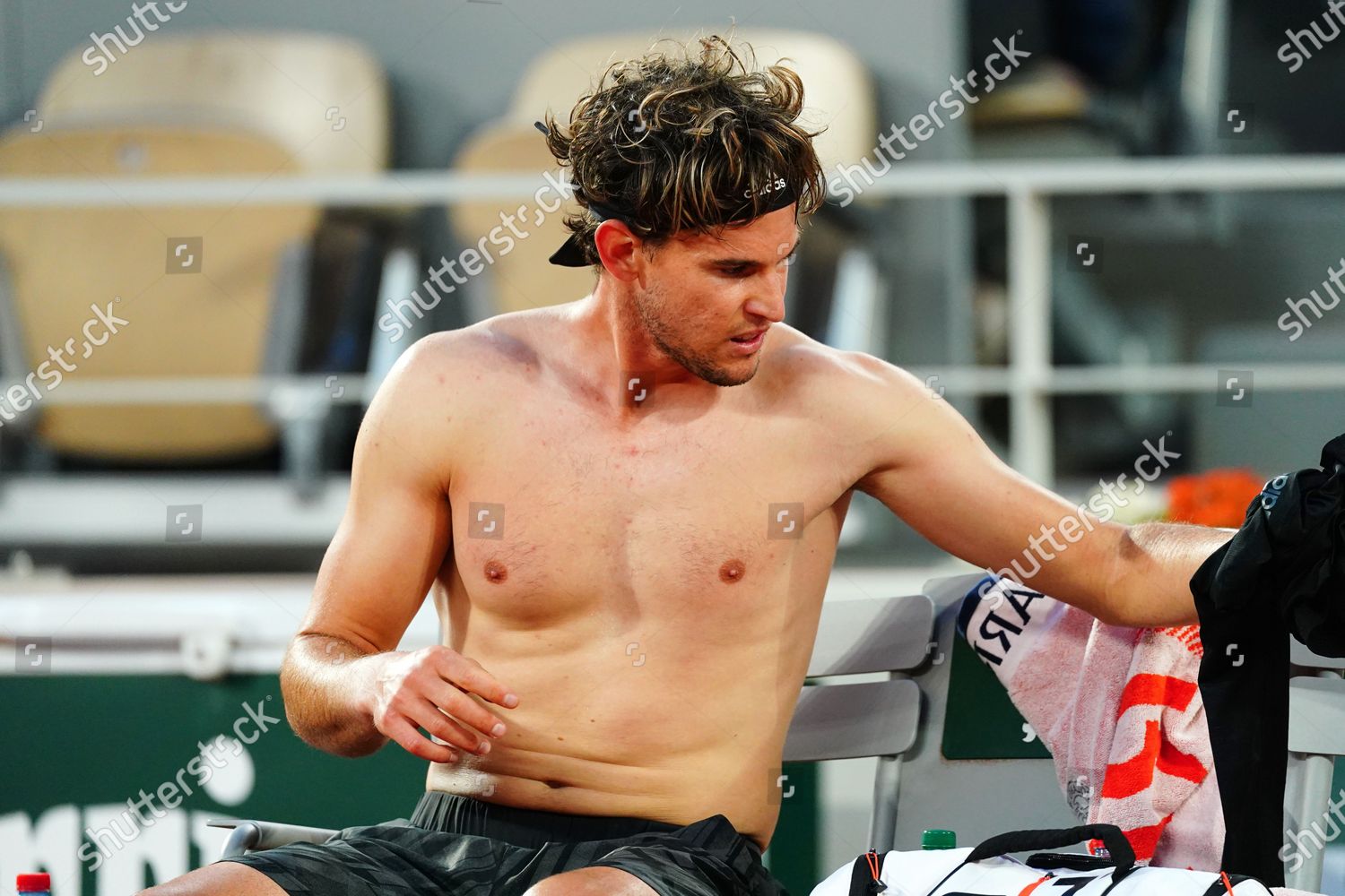 Dominic Thiem Changes His Shirt During Foto de stock de contenido editorial  - Imagen de stock | Shutterstock