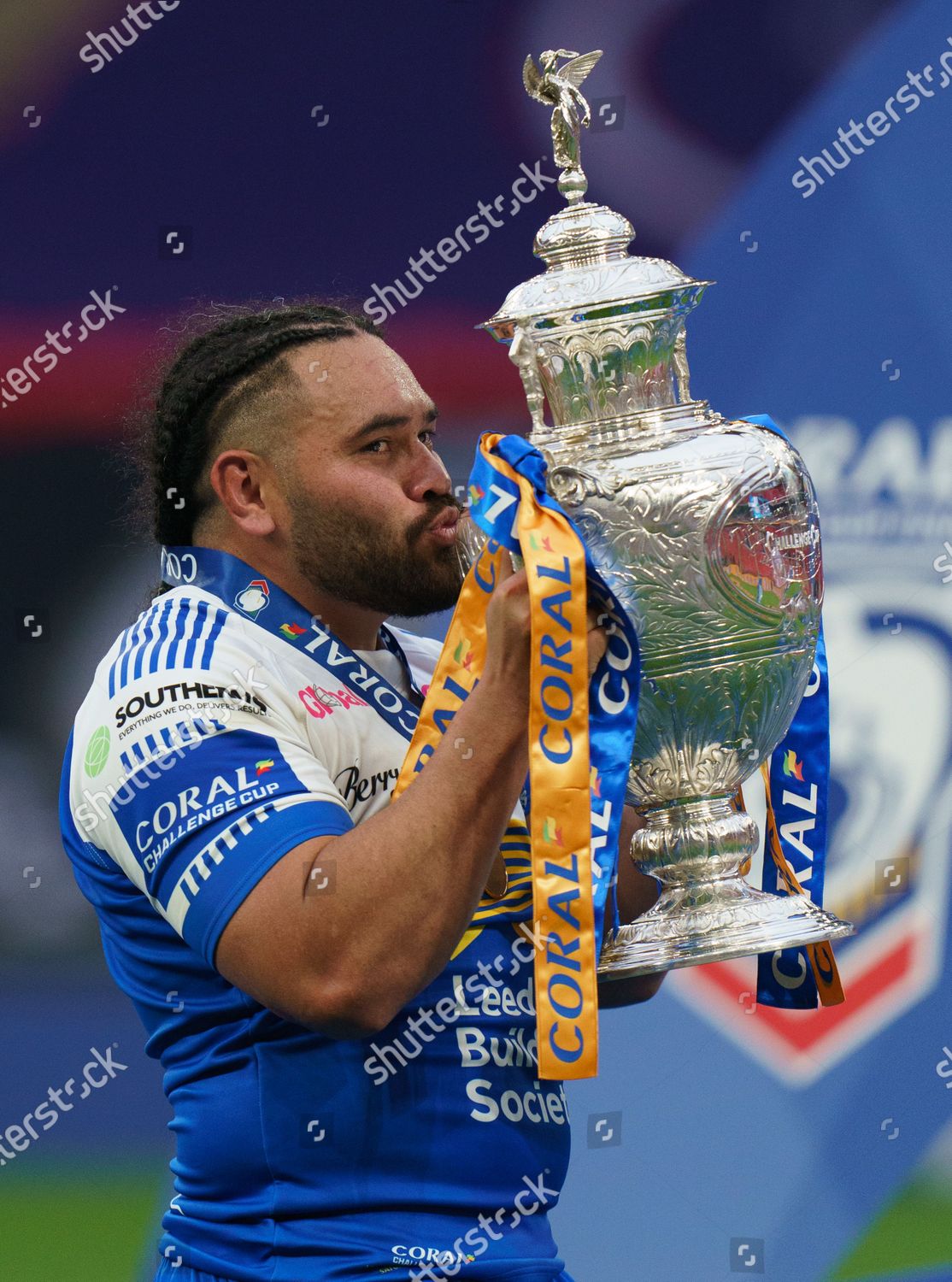 Rugby League Challenge Cup Trophy : Rfl And Bbc Sign New ...