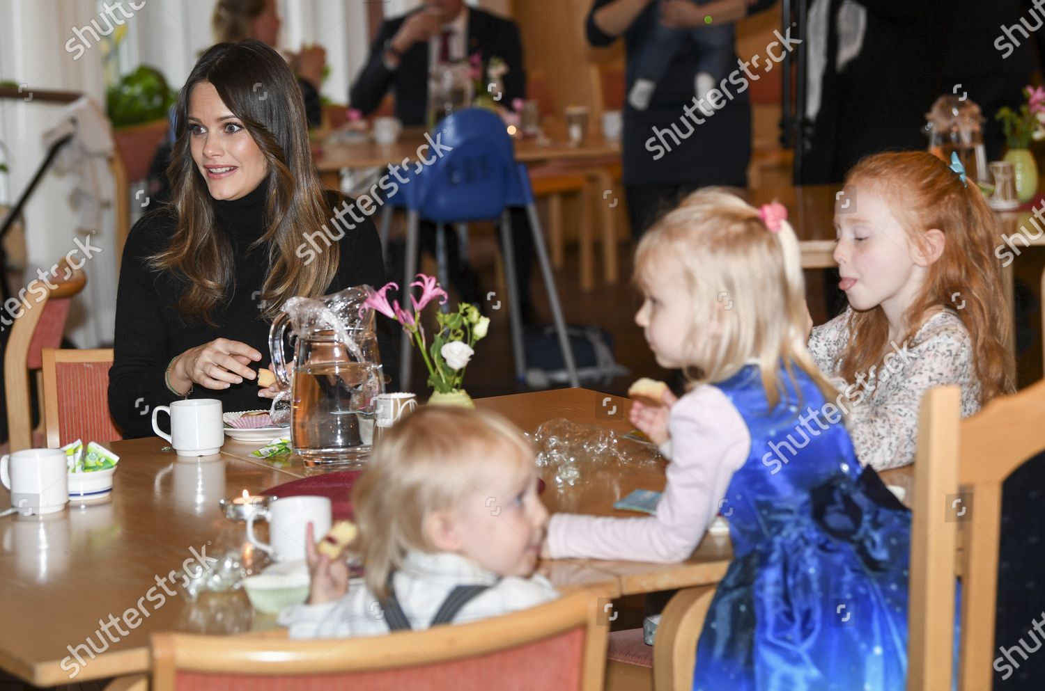 CASA REAL DE SUECIA - Página 78 Princess-sofia-and-prince-carl-philip-visit-varmland-sweden-shutterstock-editorial-10977745u