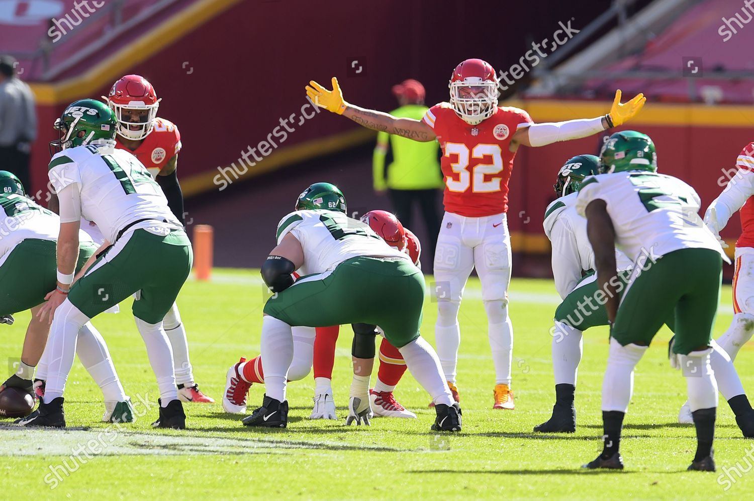 Kansas City Chiefs strong safety Tyrann Mathieu (32) plays against