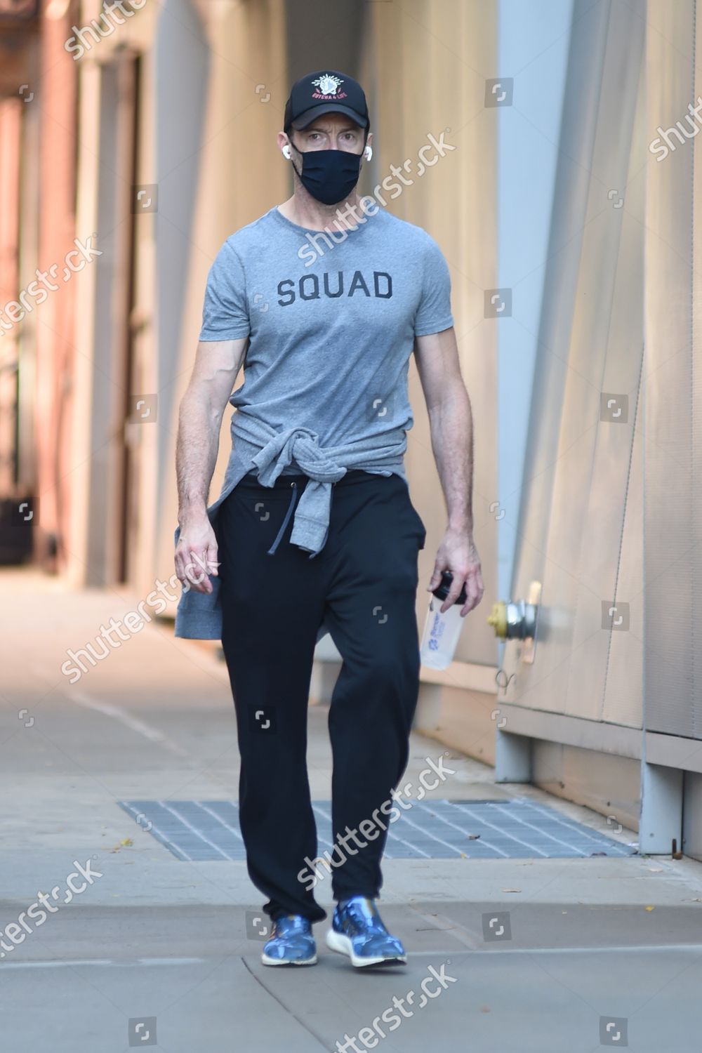 Hugh Jackman Takes Walk Redaktionelles Stockfoto Stockbild Shutterstock