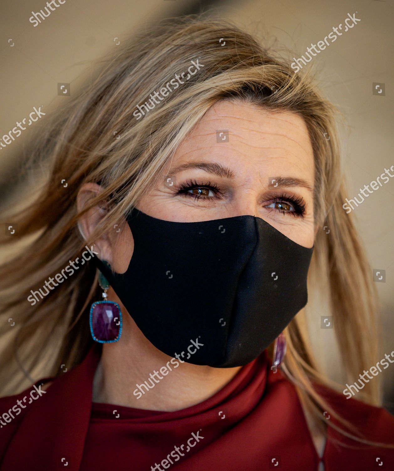 CASA REAL HOLANDESA - Página 77 Queen-maxima-visits-mark-the-day-of-the-entrepreneur-scheveningen-the-netherlands-shutterstock-editorial-11021621h