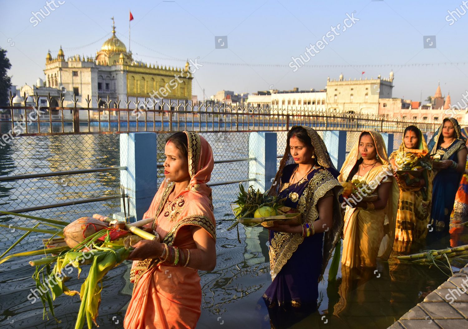 Hindu Devotees Perform Chhath Puja Rituals Editorial Stock Photo