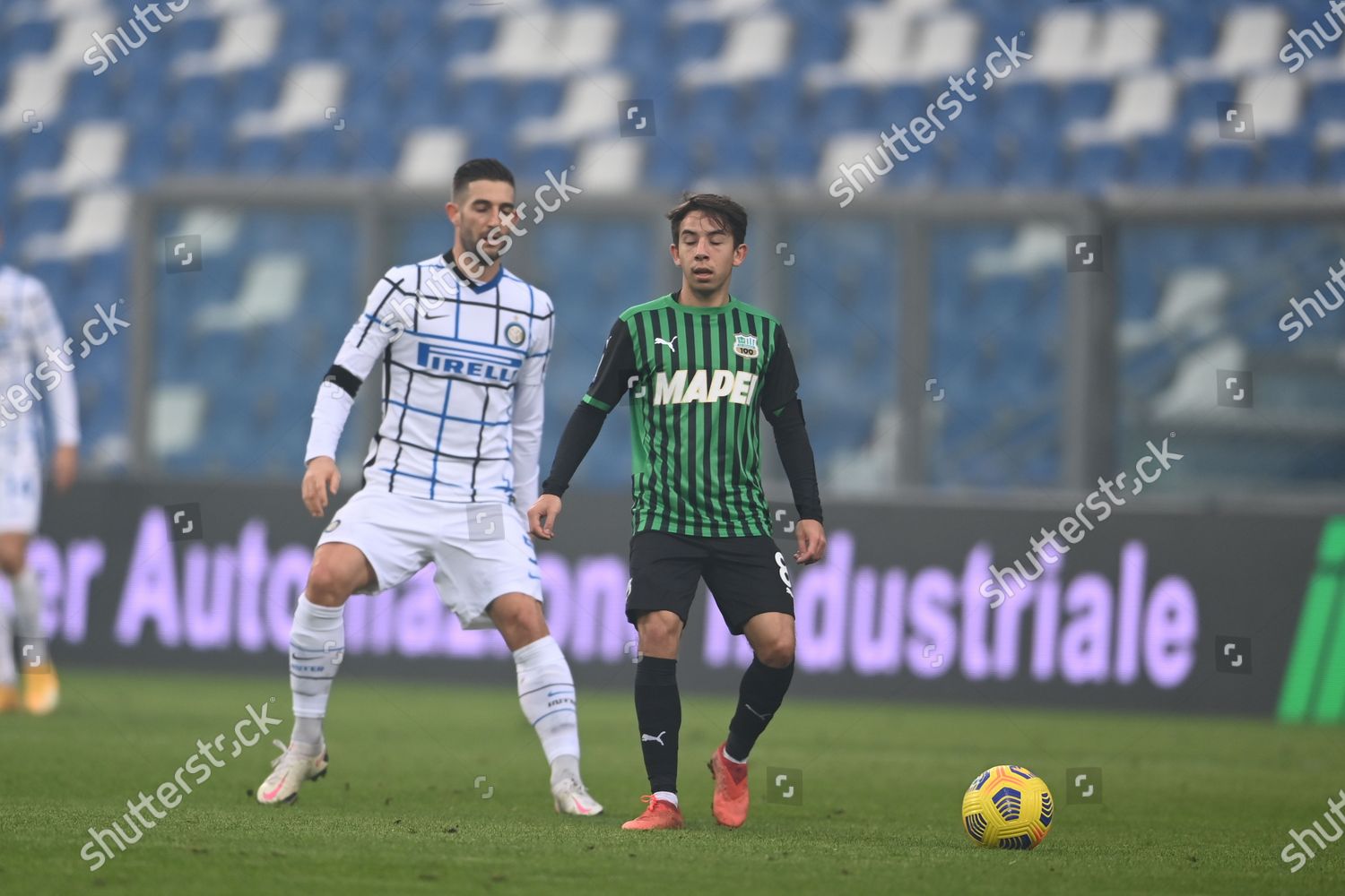 Maxime Lopez Sassuoloroberto Gagliardini Inter During Italian Editorial Stock Photo Stock Image Shutterstock