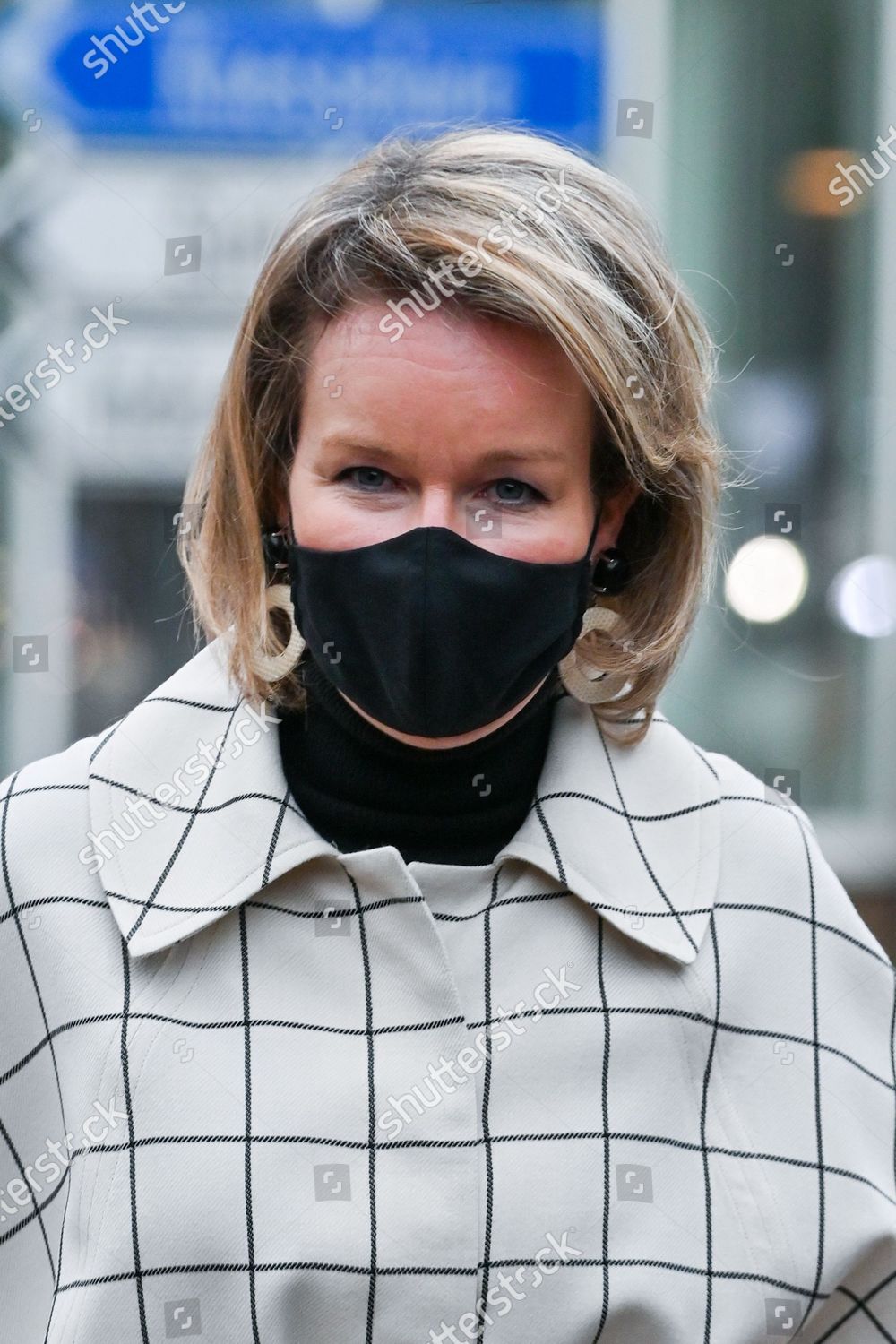 CASA REAL BELGA - Página 37 Queen-mathilde-of-belgium-visits-beernem-de-zande-beernem-belgium-03-dec-2020-shutterstock-editorial-11111476r