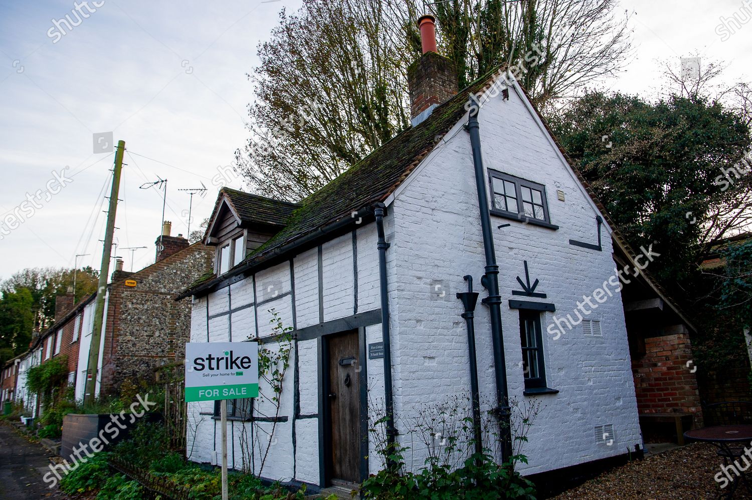 Tiny Cottage Sale Wendover Village Buckinghamshire Editorial Stock