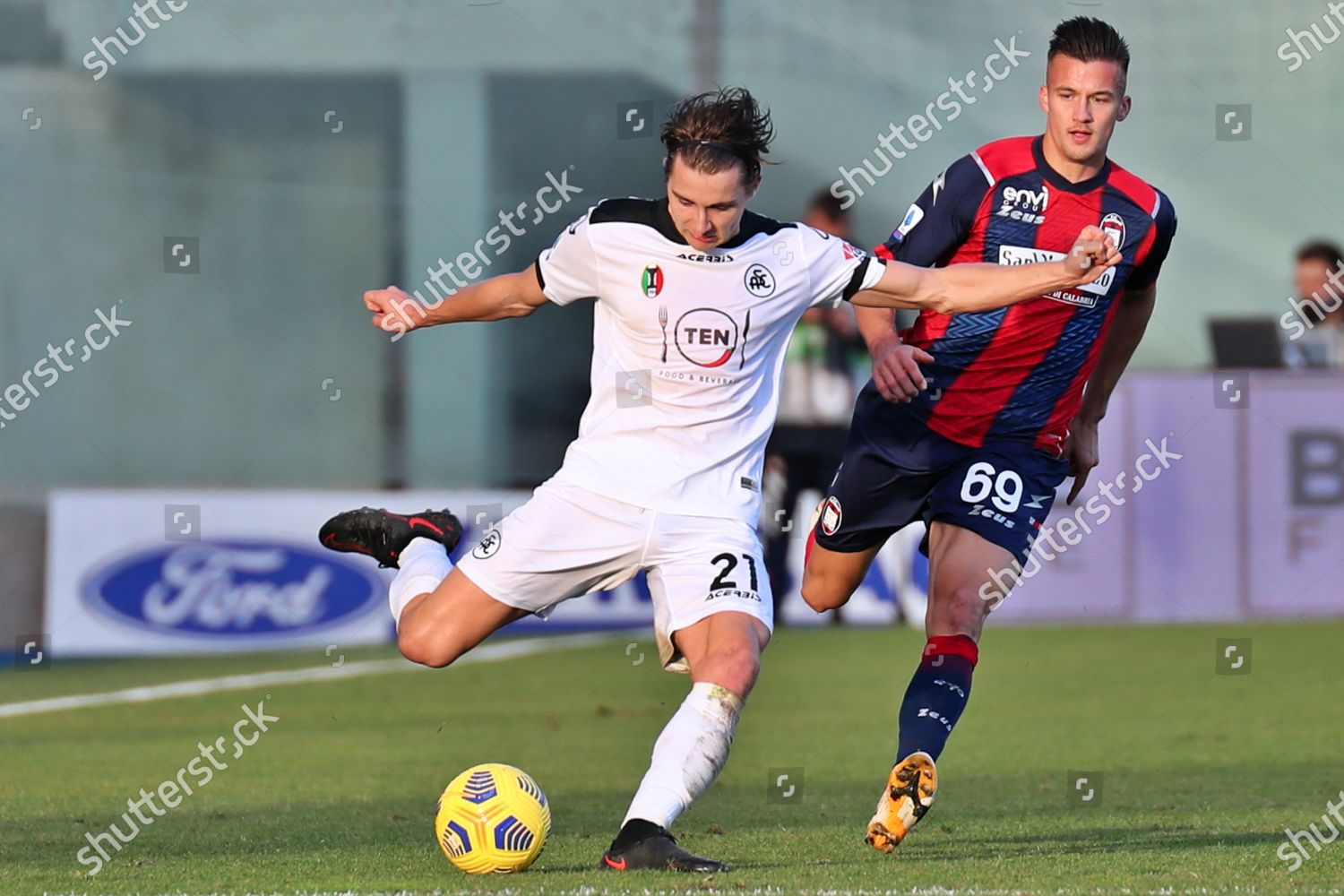 Salva Ferrer Spezia Calcio Arkadiusz Reca Crotone Editorial Stock Photo Stock Image Shutterstock