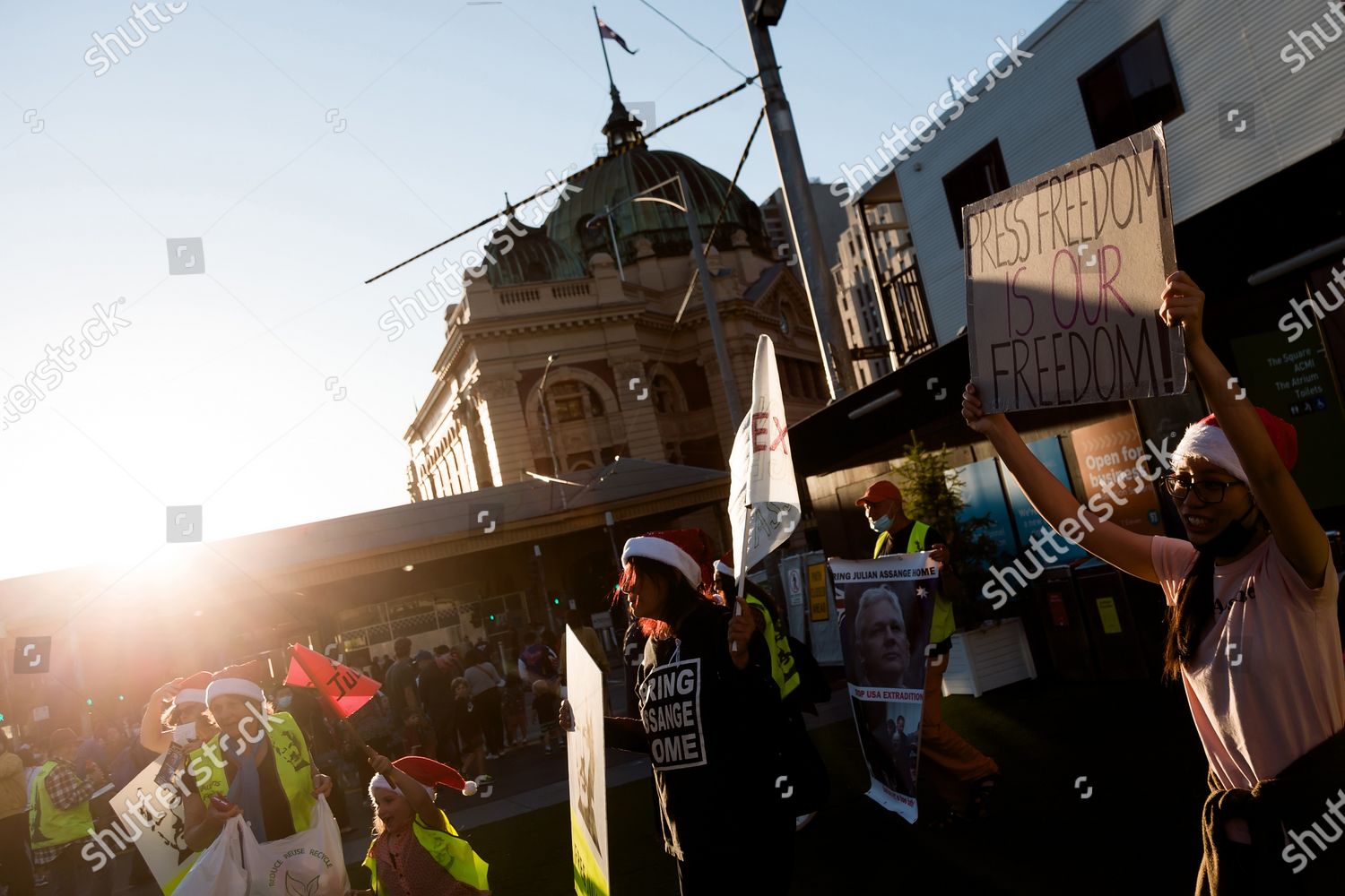 Exclusive Julian Assange Supporters Hold Upbeat Protest Editorial Stock Photo Stock Image Shutterstock