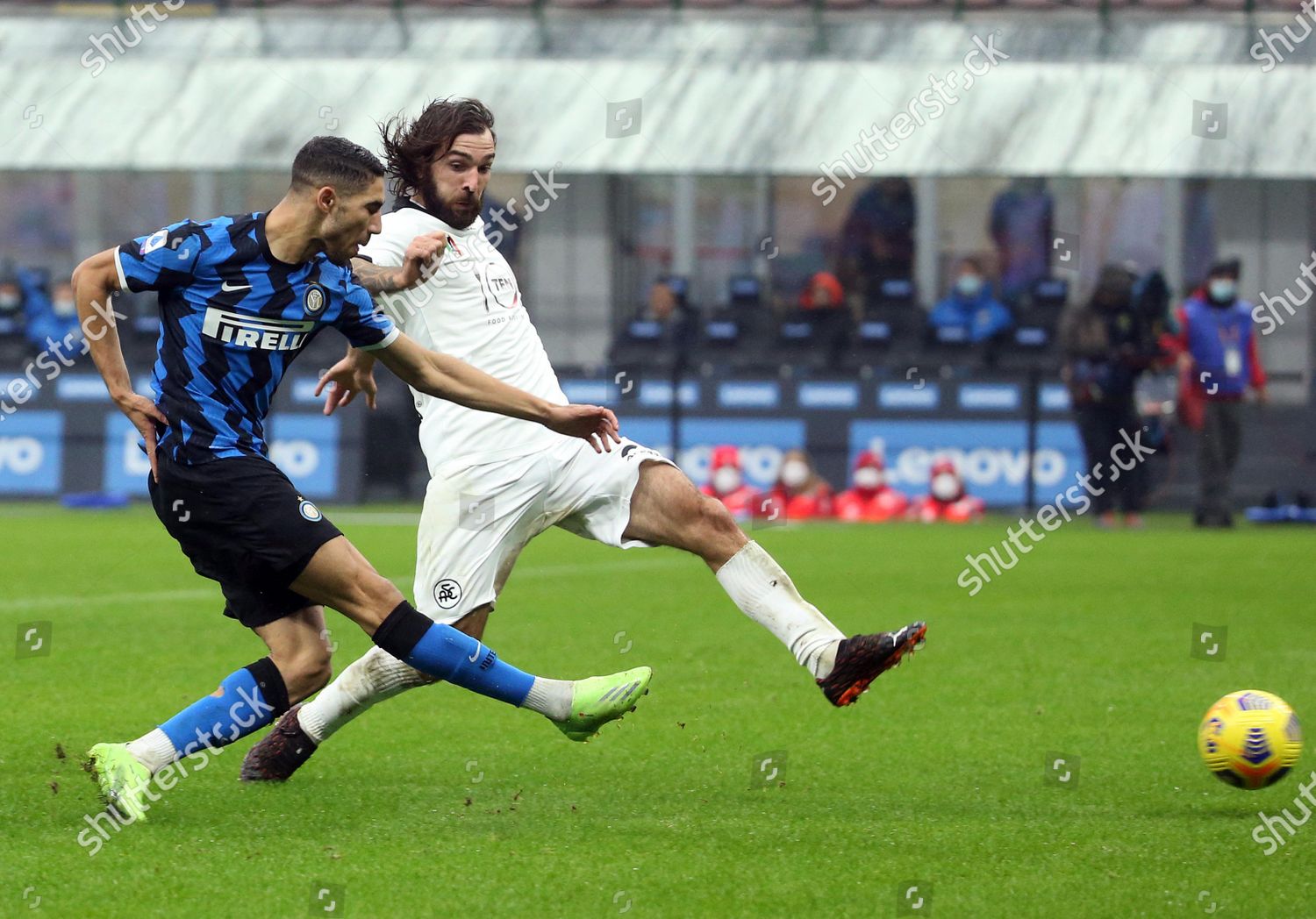 Inter Milans Achraf Hakimi L Scores 10 Editorial Stock Photo Stock Image Shutterstock