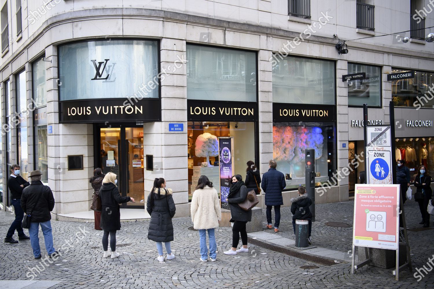 Shoppers Queue Outside Louis Vuitton Store Editorial Stock Photo - Stock  Image