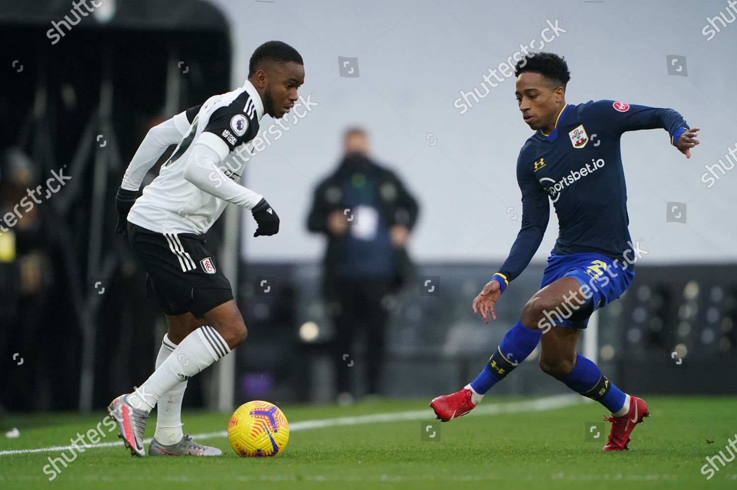 Ademola Lookman Fulham Kyle Walkerpeters Southampton Editorial Stock