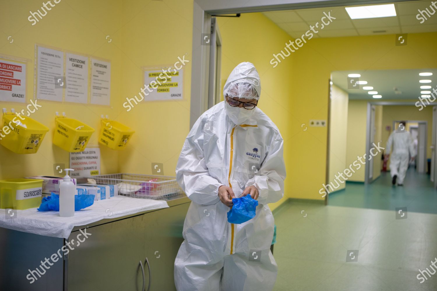 Maria Luisa Azzolini Anesthetist Work Covid Editorial Stock Photo ...