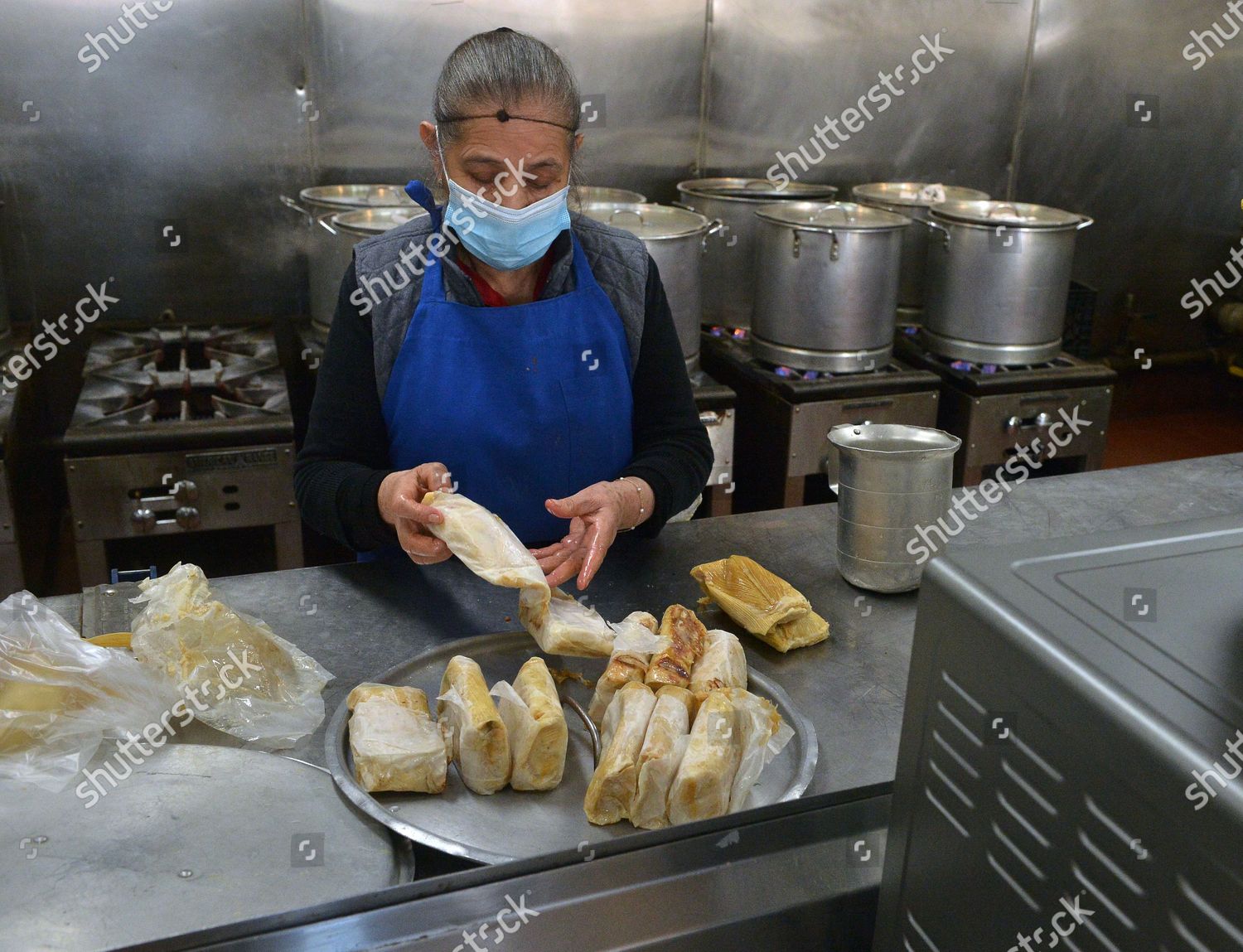 Workers Prepare Tamales Tamales Lilianas Restaurant Editorial Stock