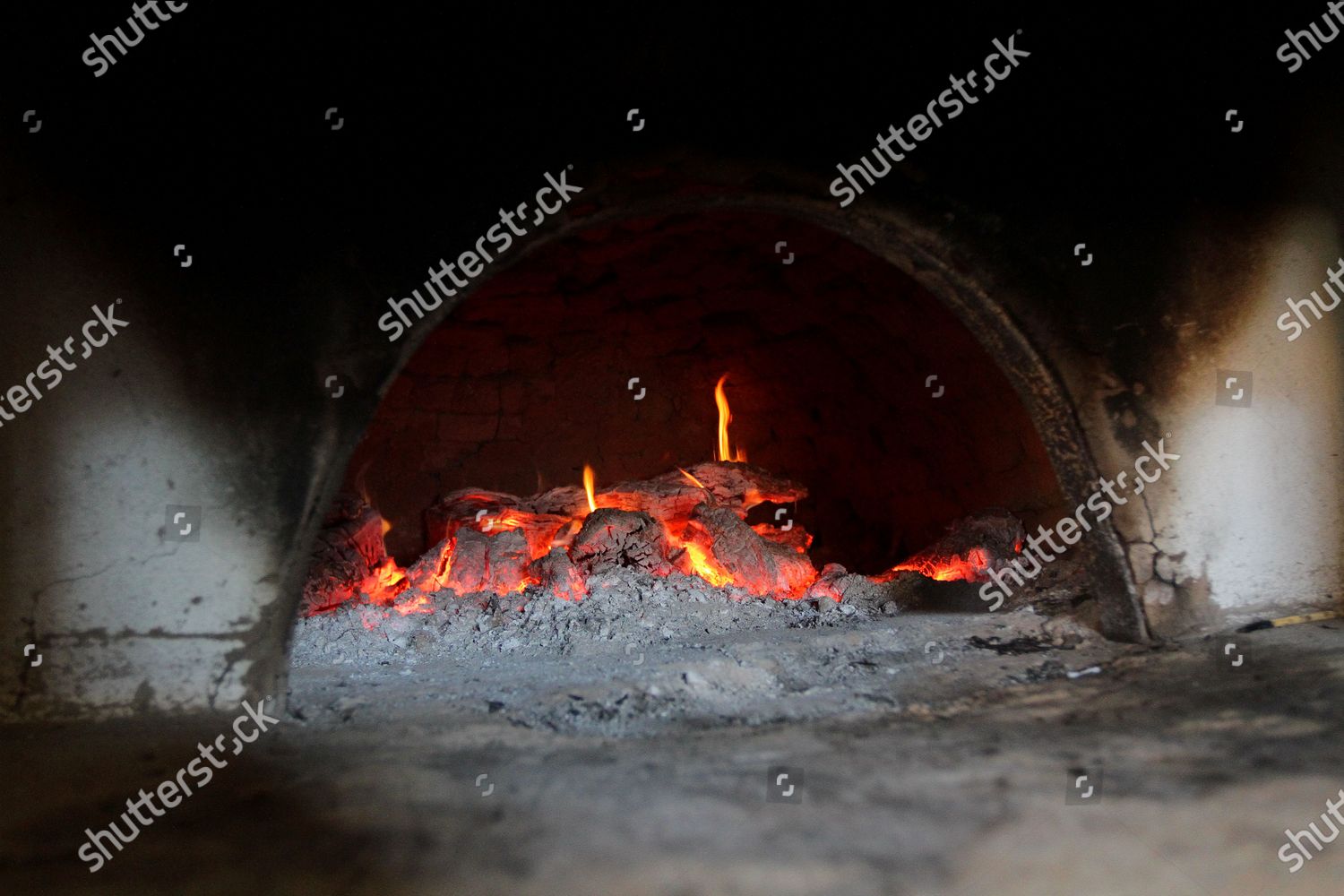 Charcoals Glimmer Oven Folk Museum Kovpakivka Editorial Stock Photo ...