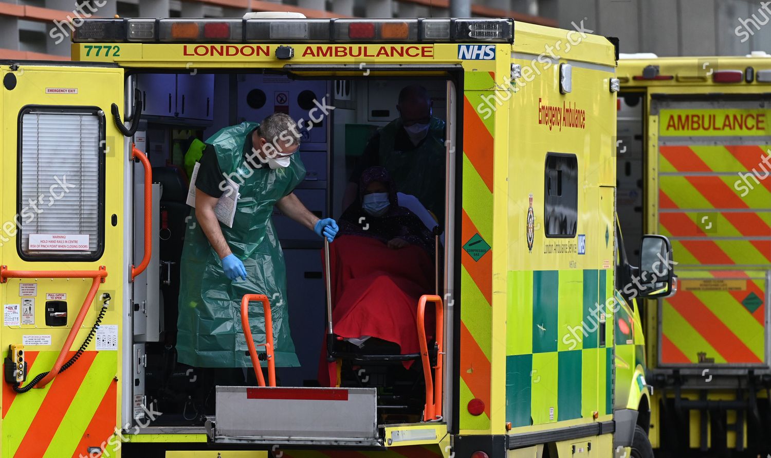 Ambulance Staff Outside Royal London Hospital Editorial Stock Photo ...